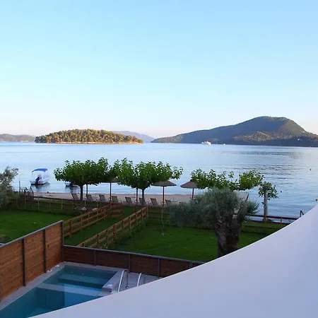 Вилла Acqua Di Mare Front Villas